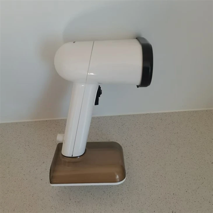 Handheld Shirt Steamer